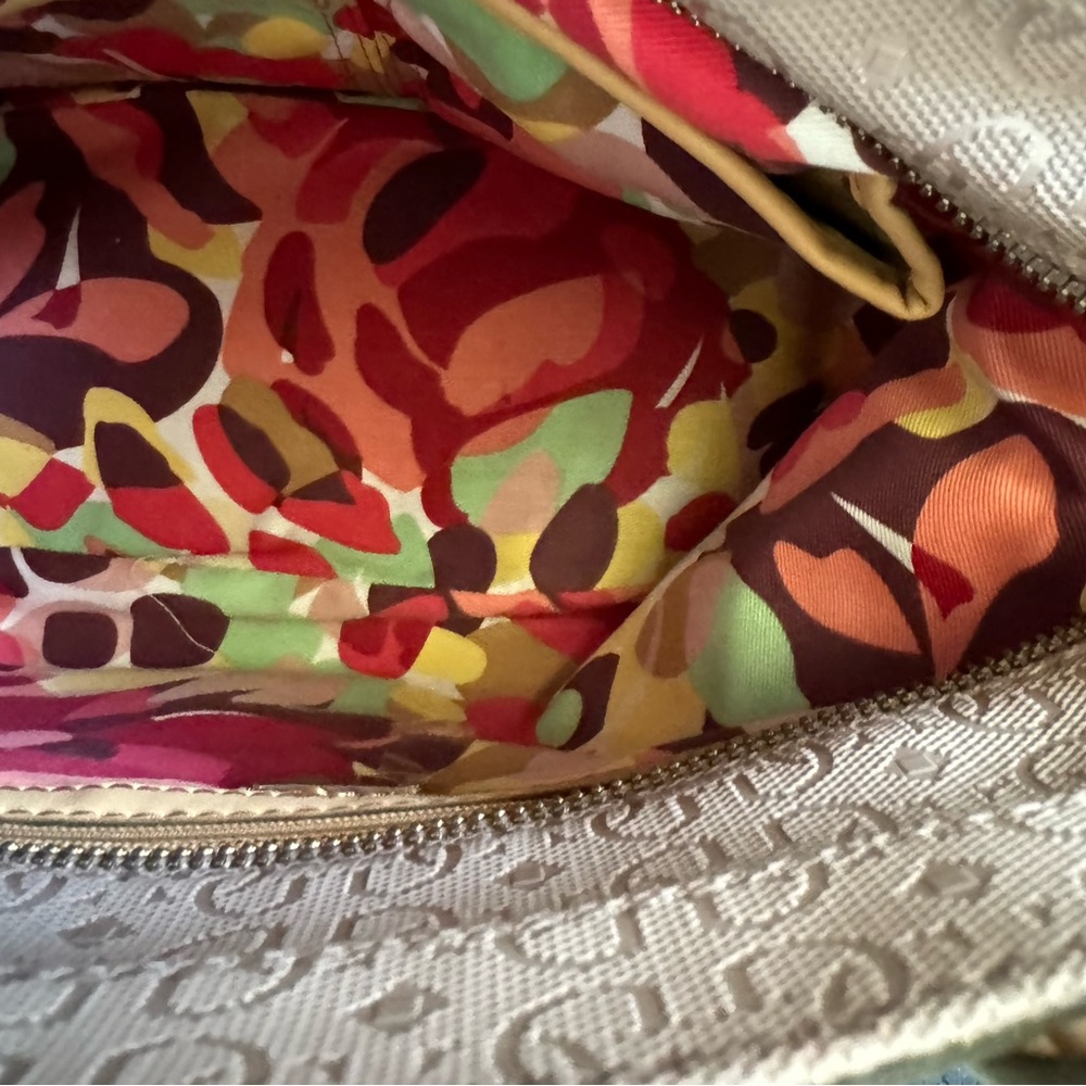 Guess Handbag - Picture 4 of 6